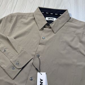 DKNY Button Up Shirt Men’s M Tan Camel Flip Cuff UPF 30 Stretch New